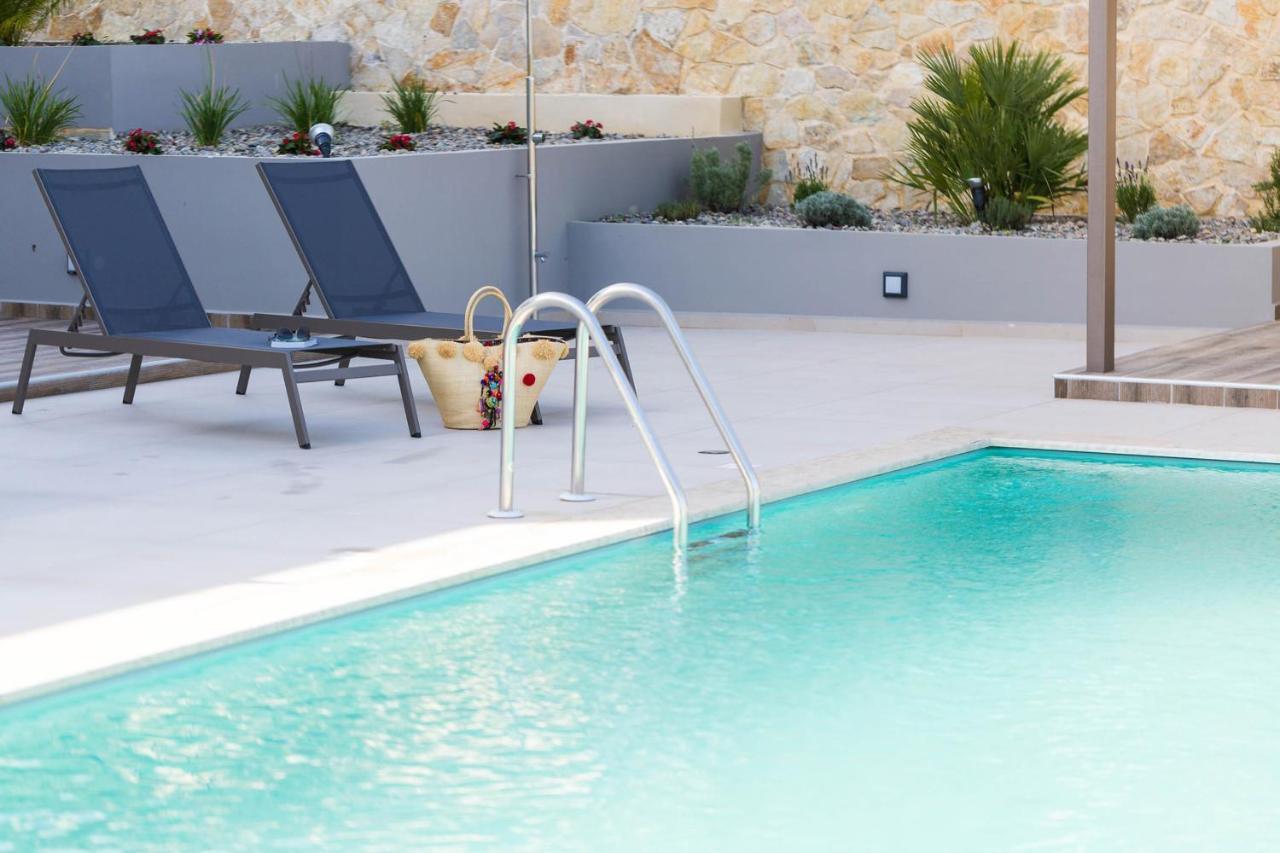 Villa Aelia I Modern & Ideal For Large Groups Galatás 外观 照片