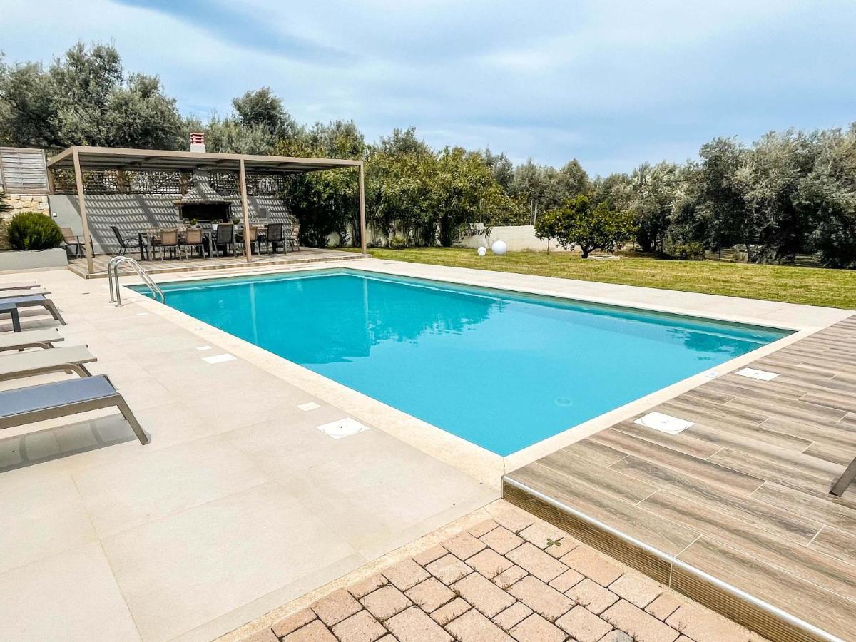 Villa Aelia I Modern & Ideal For Large Groups Galatás 外观 照片