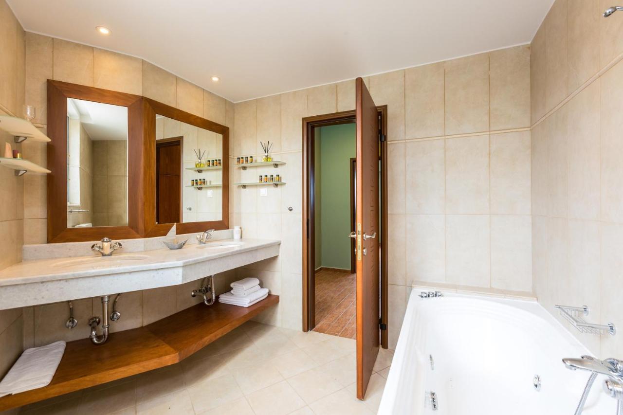 Villa Aelia I Modern & Ideal For Large Groups Galatás 外观 照片